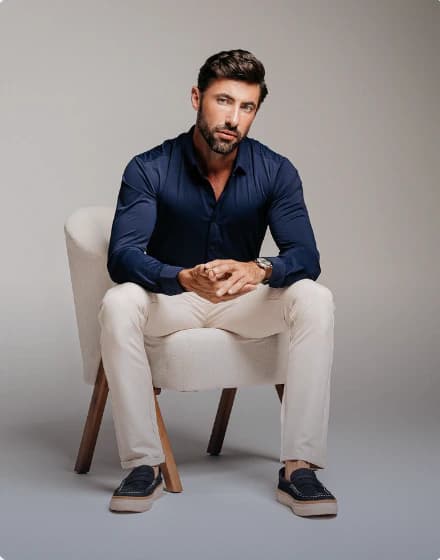 Retrato editorial masculino premium AI photo style example on PromptKosh