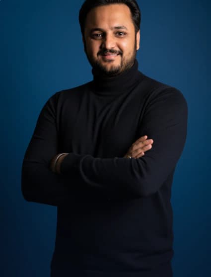 A Studio Portrait AI photo style example on PromptKosh