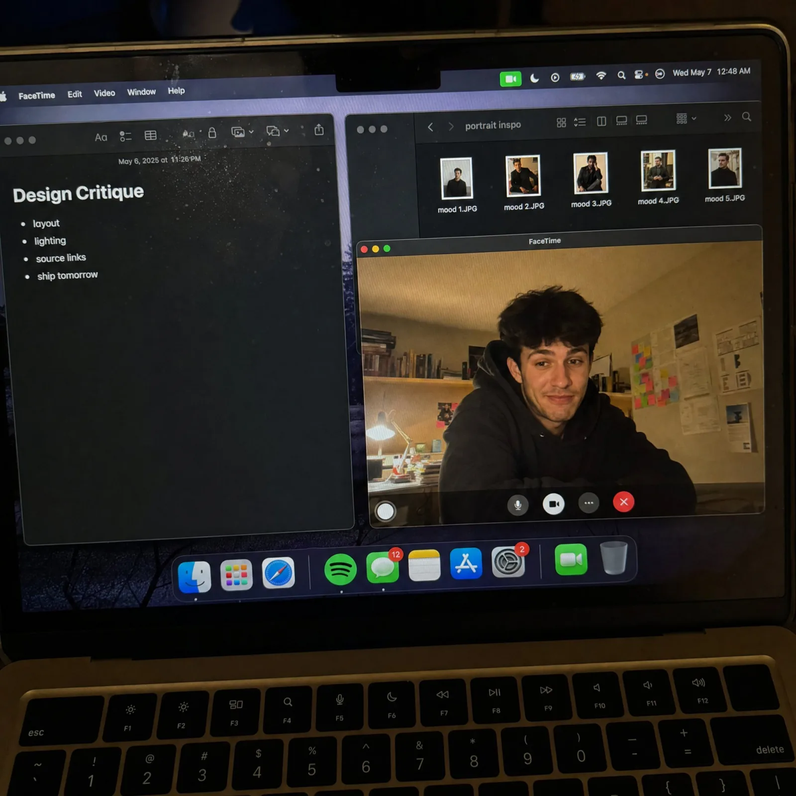 Smartphone Photo of Laptop Screen During FaceTime AI photo style example on PromptKosh